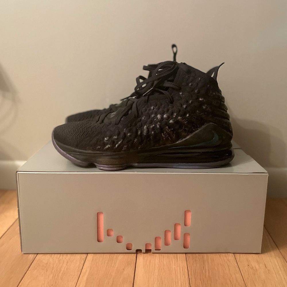 Nike Lebron 17 Global Currency